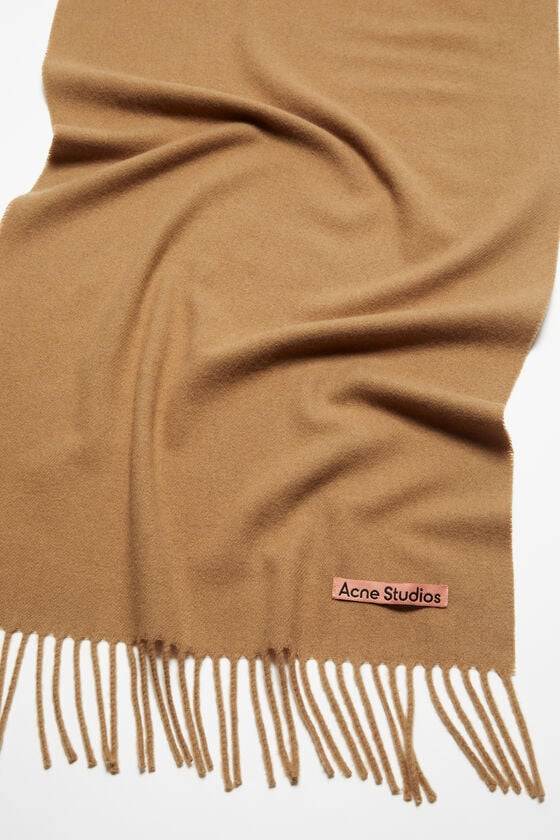 Acne Studios Schmaler Fransen-Schal aus Kaschmir Große Rabatte
