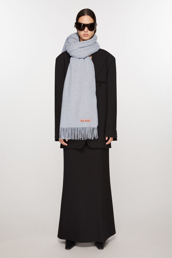 Acne Studios Oversized-Wollschal mit Fransen Kauf eins, bekomm eins gratis