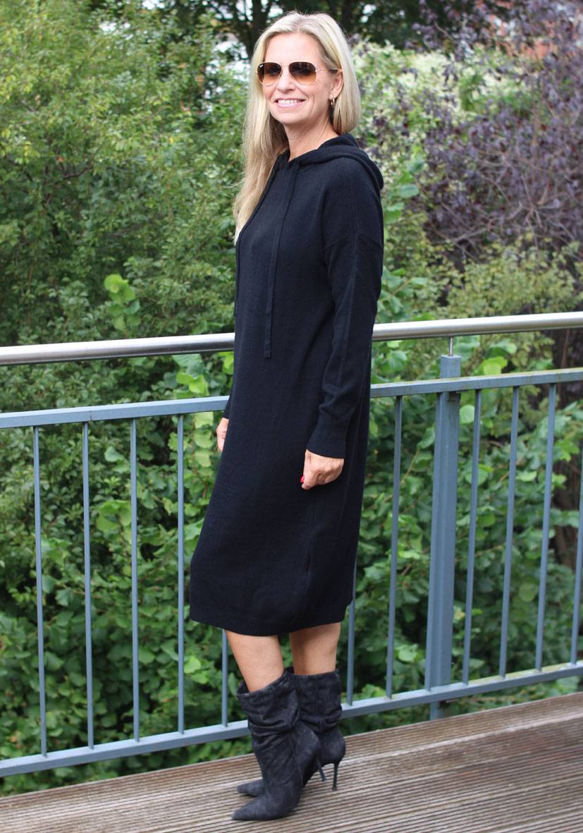 Miss Goodlife Dress Knitted Hoodie long – black Auslauf