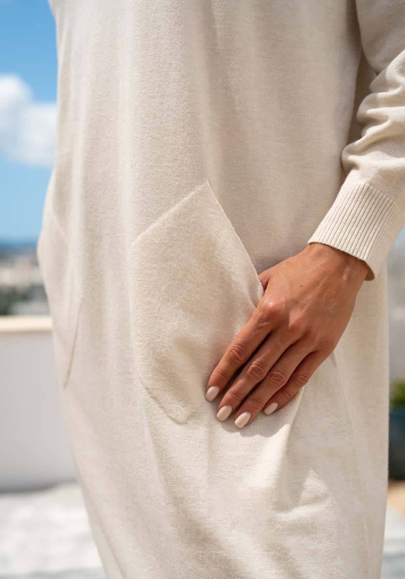 Miss Goodlife Dress Knitted V-Neck with pockets – creme Fabrikverkauf