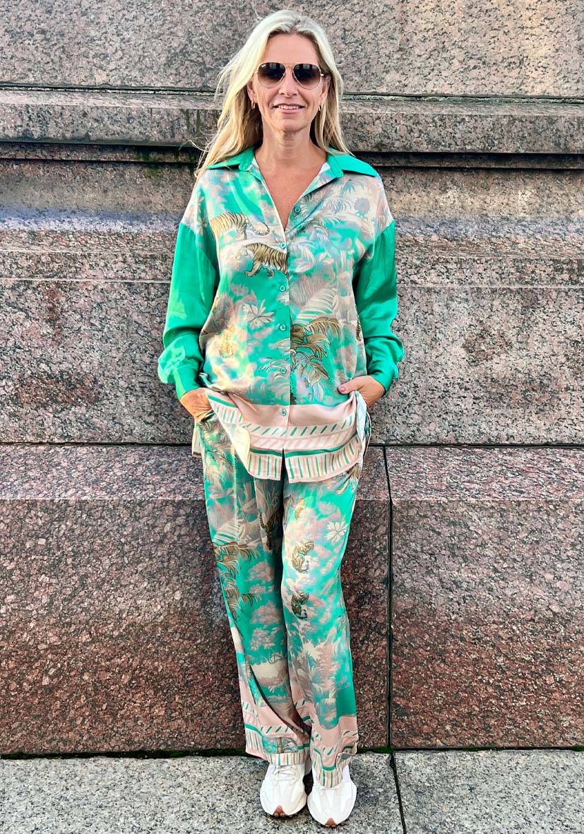 Miss Goodlife Blouse Tiger in the jungle – green Osterangebot