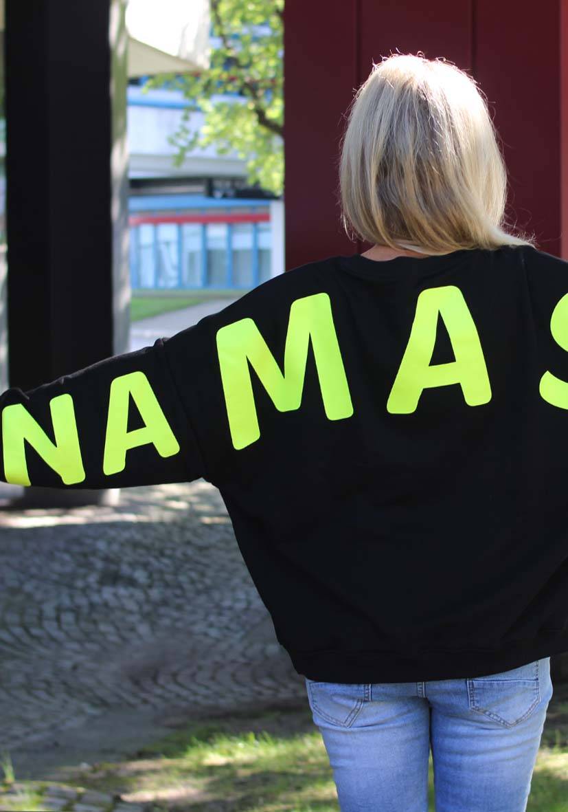 Miss Goodlife Roundneck Double Namasté Strass – black Nur für heute
