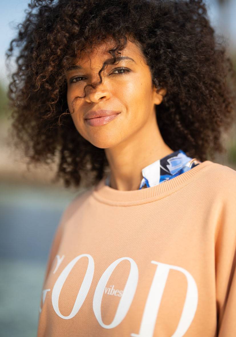 Miss Goodlife Roundneck Good Vibes – puder zollfrei