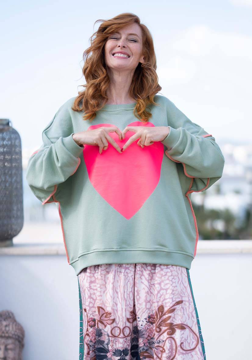 Miss Goodlife Roundneck Big Heart – almond im Angebot