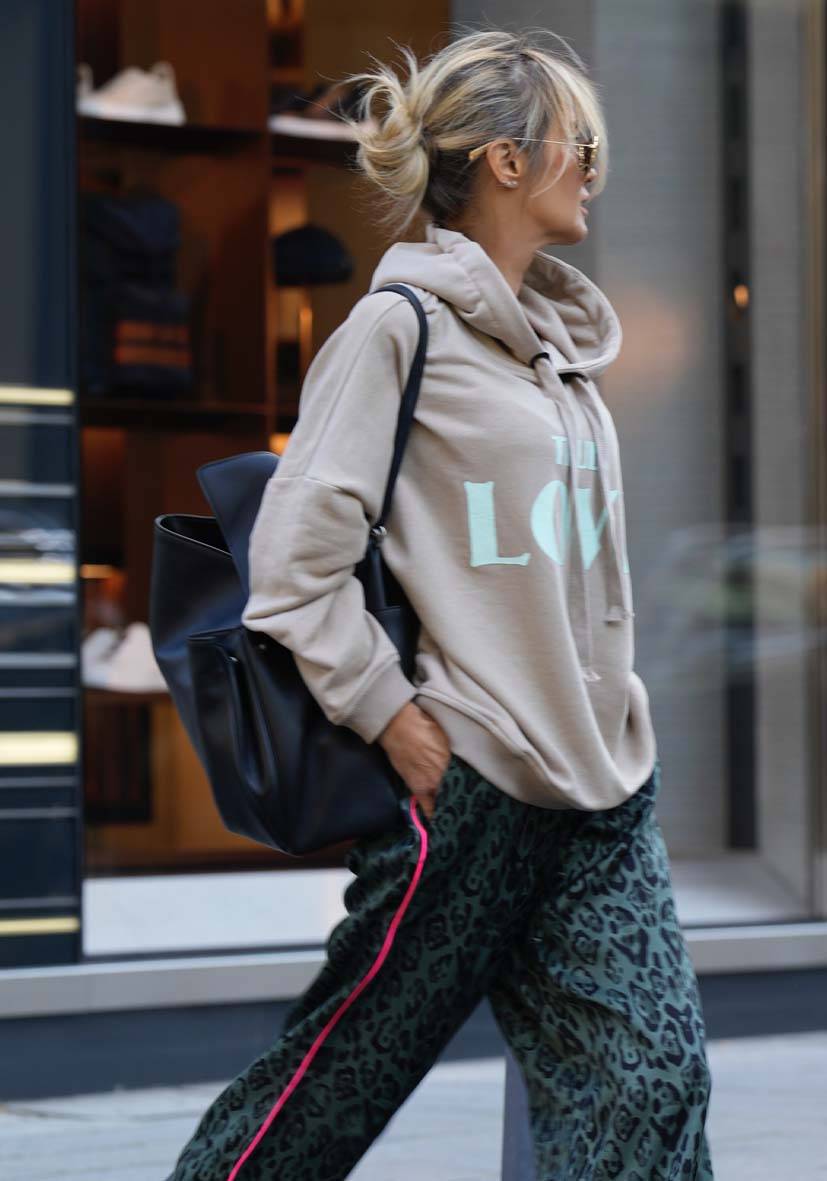 Miss Goodlife Hoodie True Love – sand Exklusivangebot