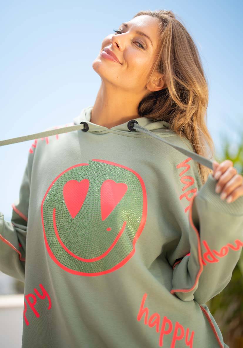 Miss Goodlife Hoodie Happy Heartface Strass – almond Osterangebot