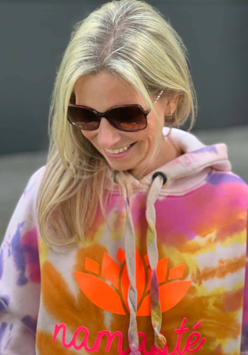 Miss Goodlife Hoodie Batik Namasté – rose 2025