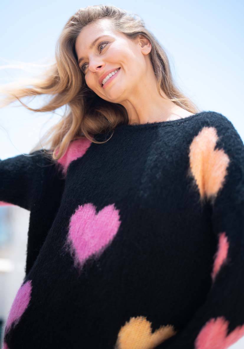 Miss Goodlife Pullover Hearts allover – black Fabrikverkauf