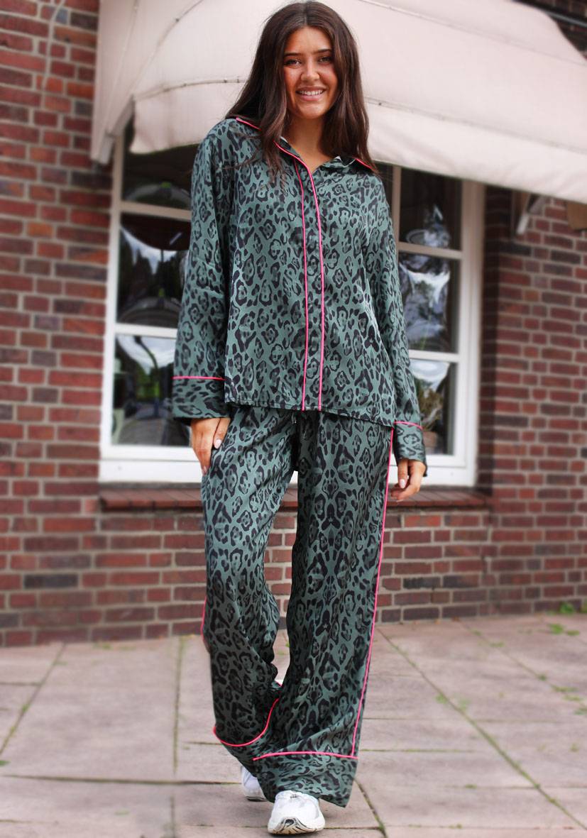 Miss Goodlife Pants Leo Love – green zollfrei