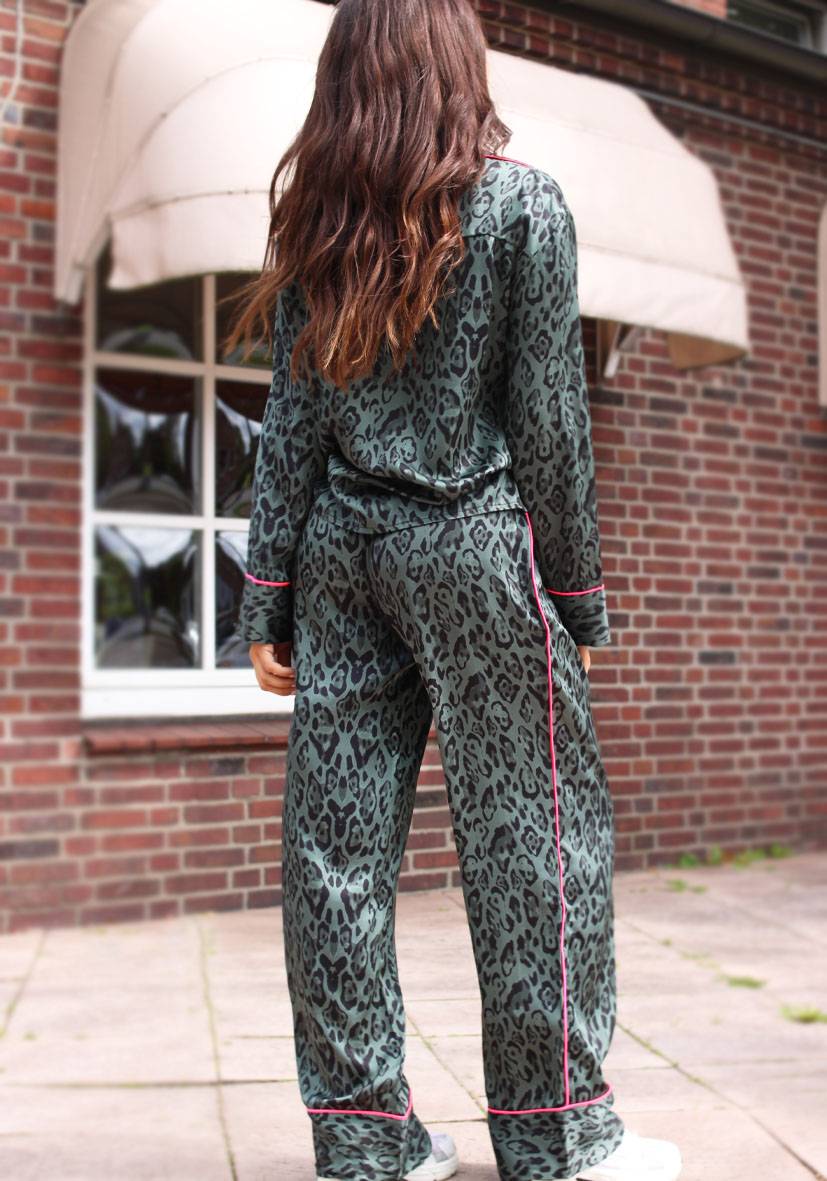 Miss Goodlife Pants Leo Love – green zollfrei