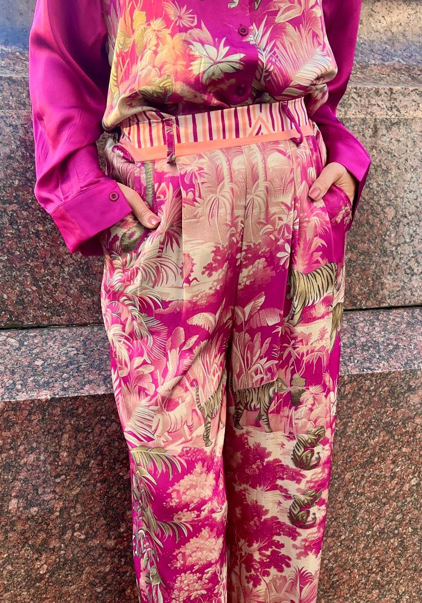 Miss Goodlife Pants Tiger in the jungle – berry 50% Rabatt für begrenzte Zeit