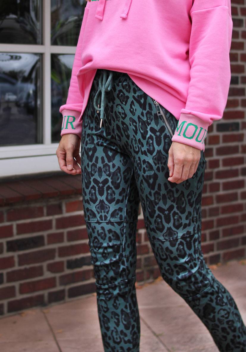 Miss Goodlife Jog-Pants Fancy Leo – green Sonderangebot