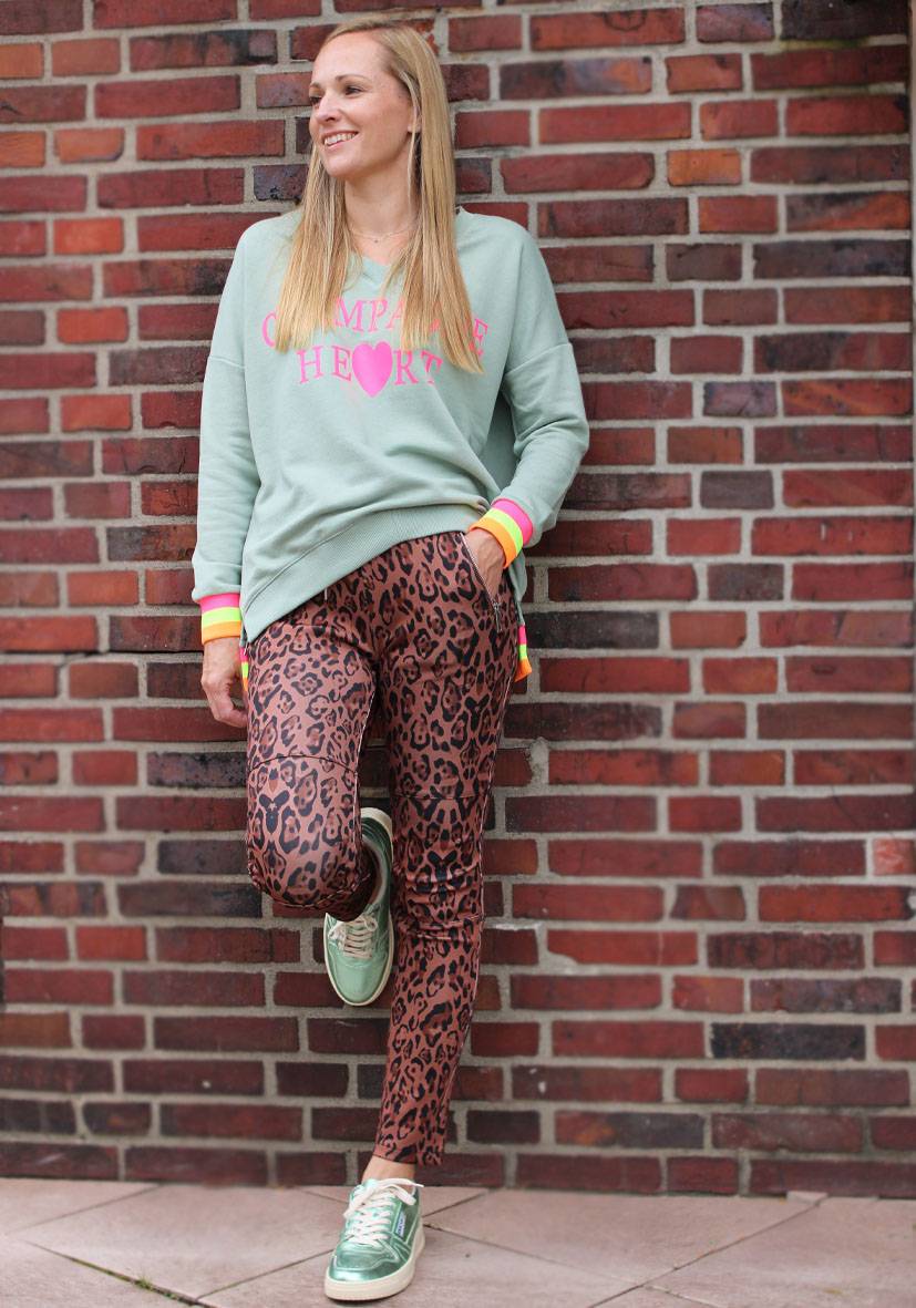 Miss Goodlife Jog-Pants Fancy Leo – brown Rabatt