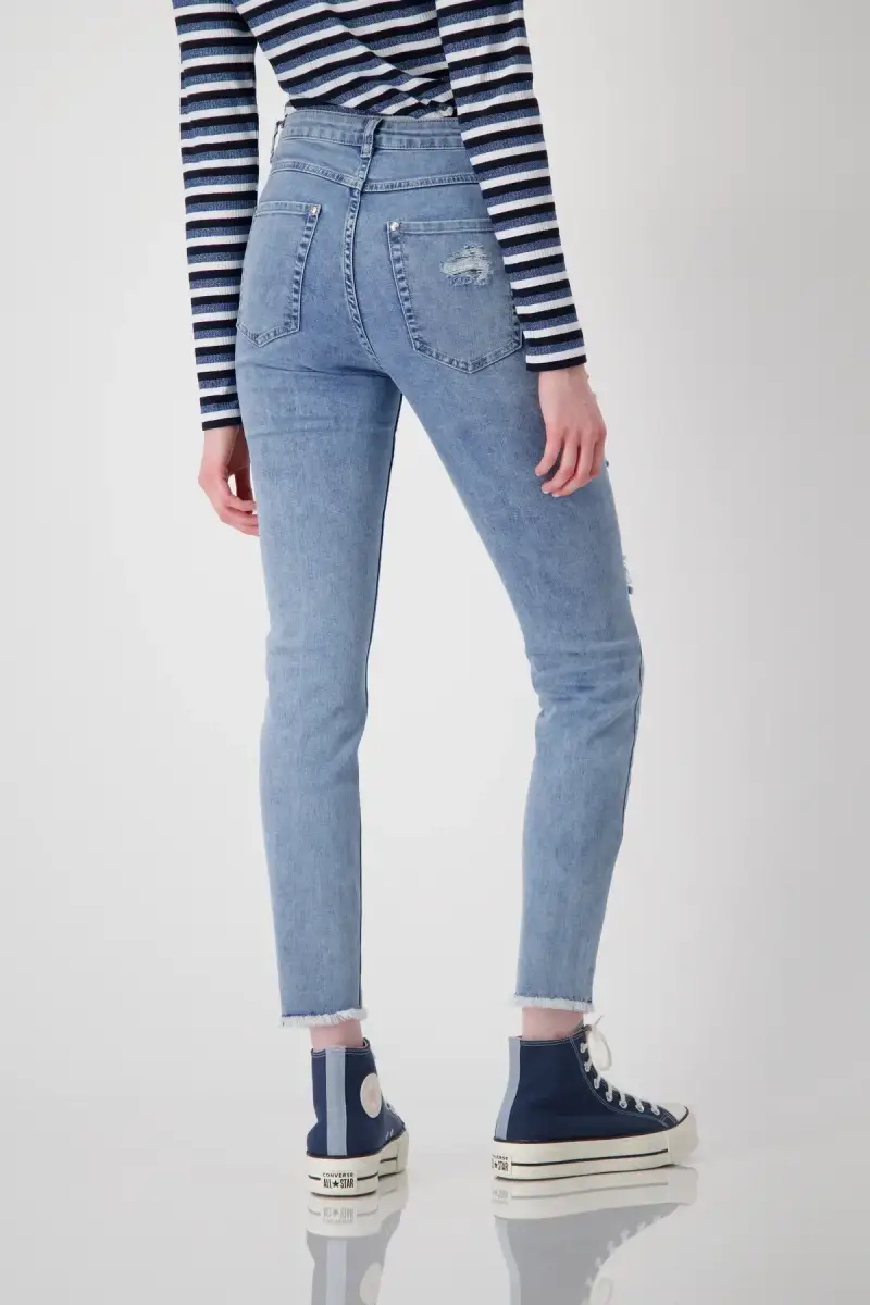 Monari Jeans mit Rissen und Schmuck Angebote
