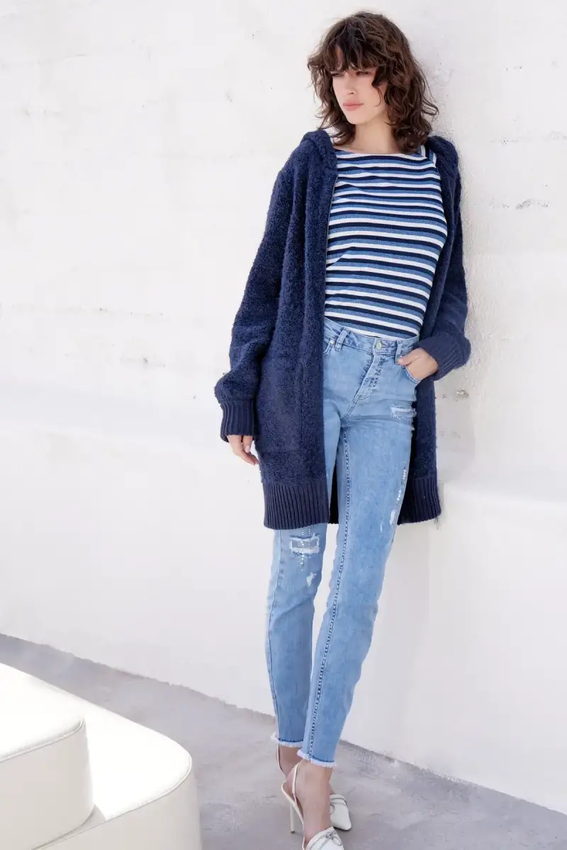 Monari Jeans mit Rissen und Schmuck Angebote