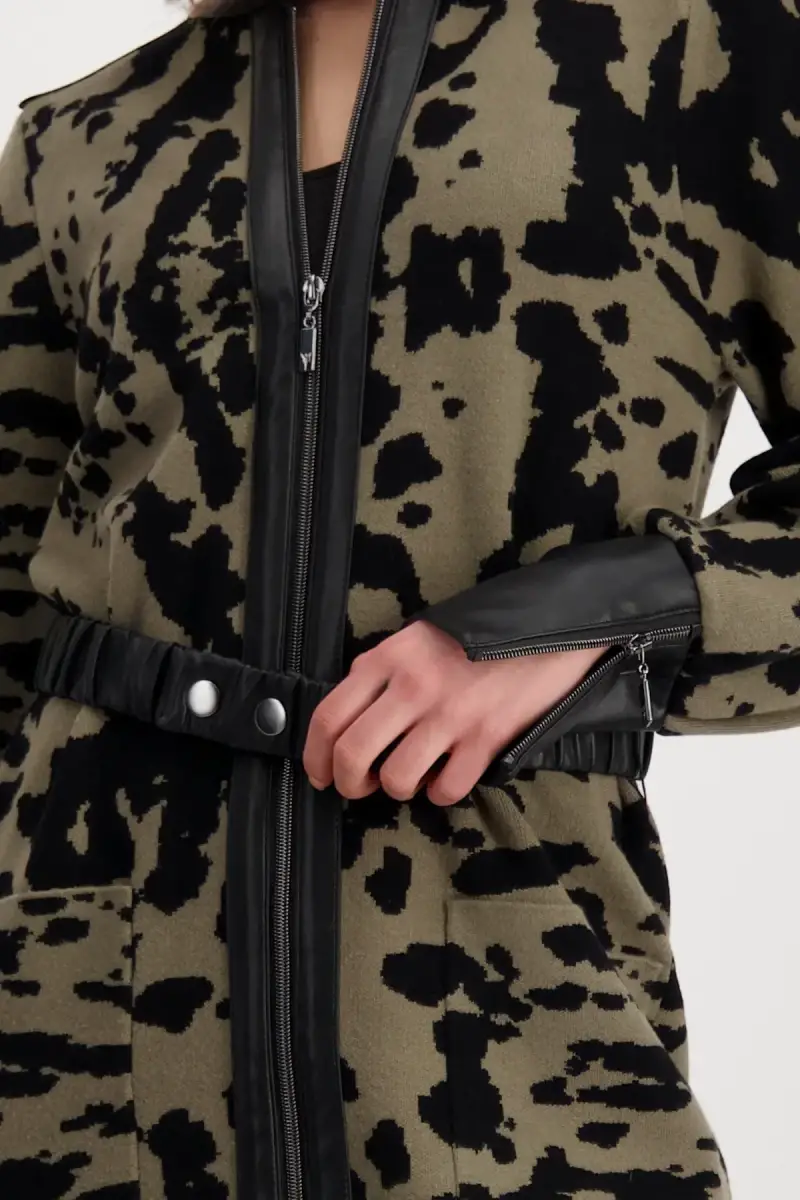Monari Strickmantel mit Leo-Camouflage Muster Fabrikpreis