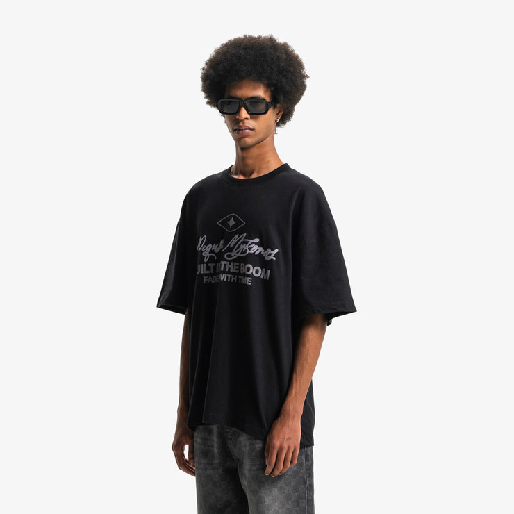 Pequs Built in the Boom Logo T-Shirt 50% Rabatt mit kostenlosem Versand