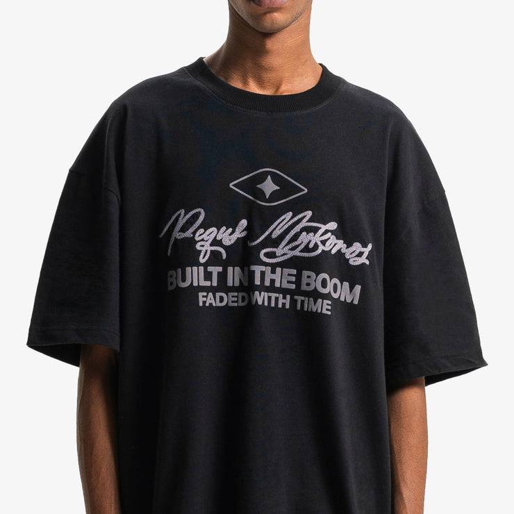 Pequs Built in the Boom Logo T-Shirt 50% Rabatt mit kostenlosem Versand