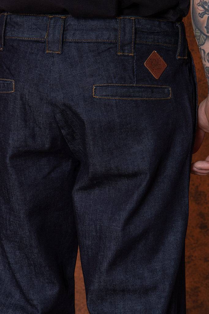 Queen Kerosin Straight Fit Jeans im Workwear-Style «Garage Wear» Saisonale Angebote