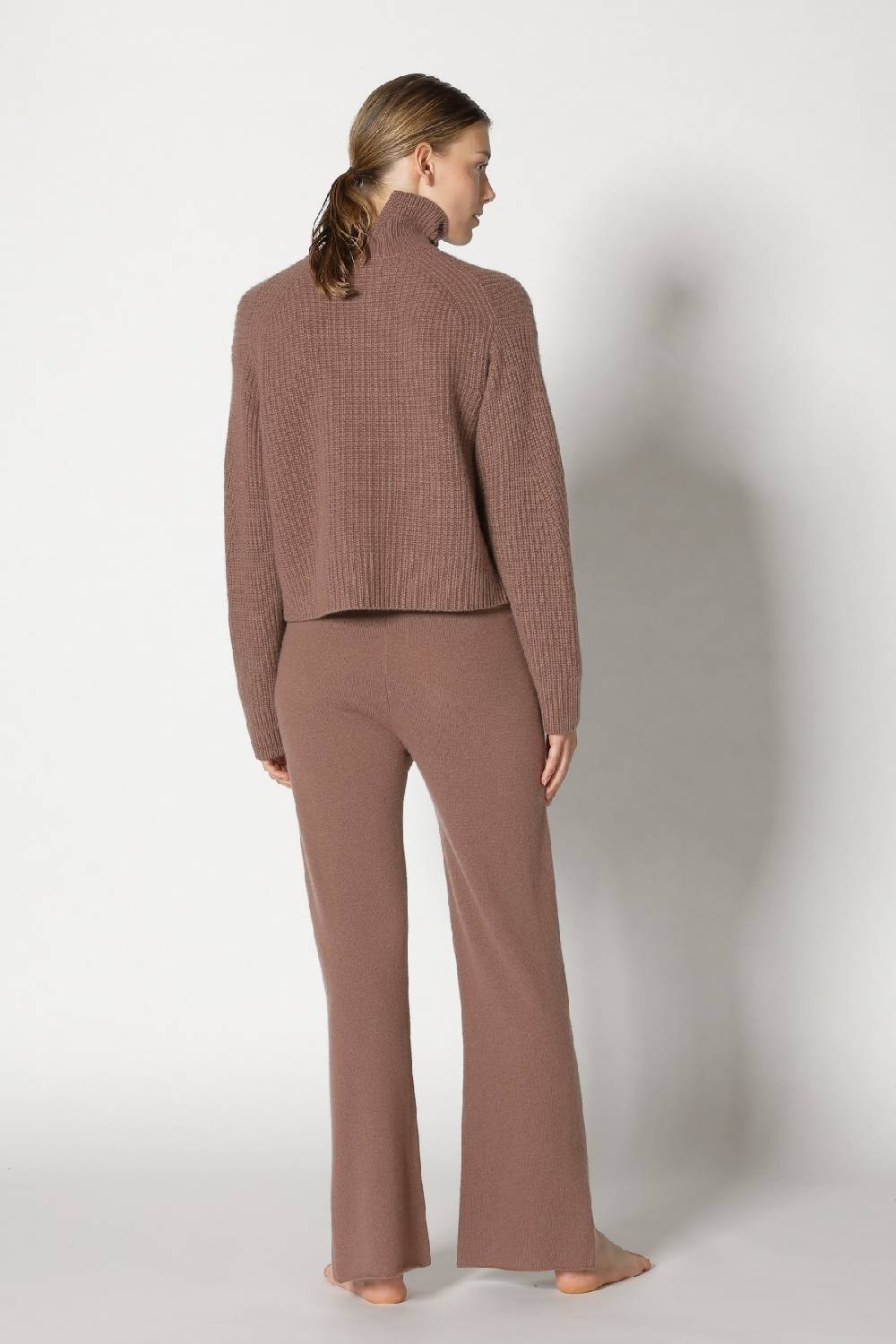 Sminfinity pure icon rib turtle + pure slitted pants Discount Store für neue Produkte