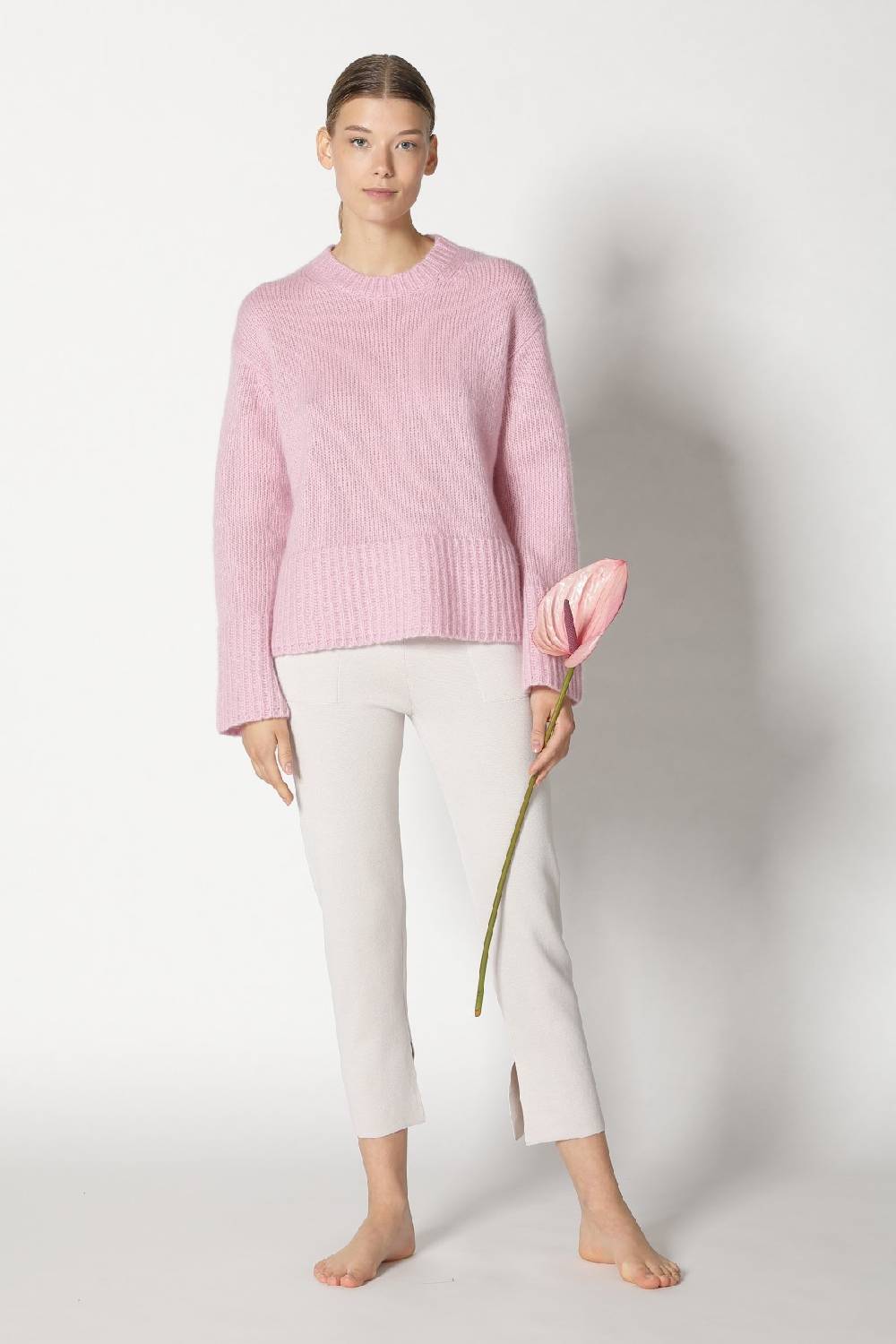 Sminfinity fluffy crew jumper + silky cropped pants zollfrei