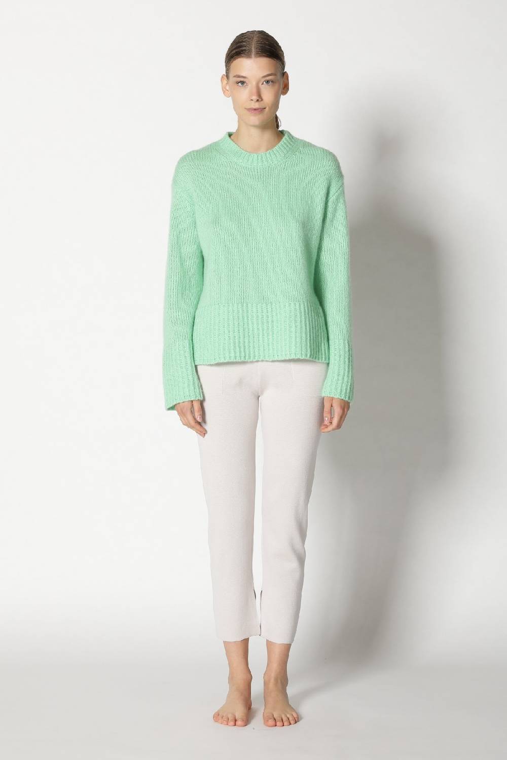Sminfinity fluffy crew jumper + silky cropped pants Auslauf