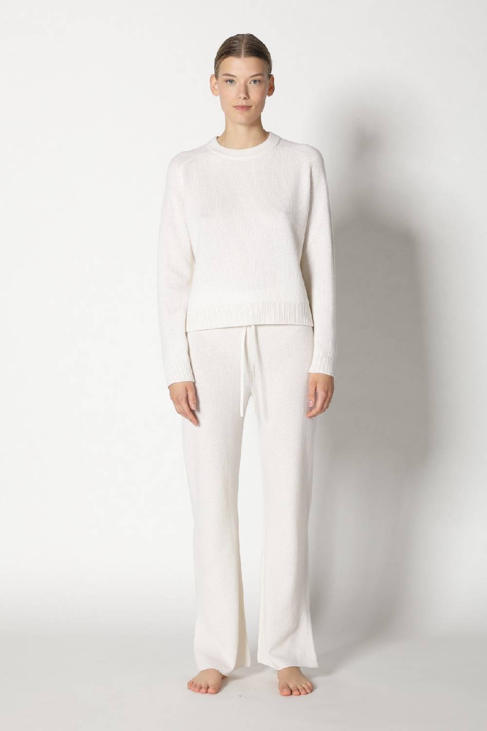 Sminfinity pure 2 ply crew jumper + pure slitted pants Exklusivangebot