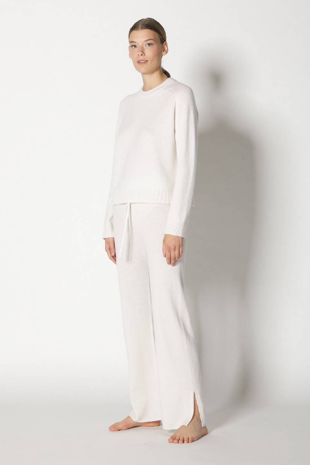 Sminfinity pure 2 ply crew jumper + pure slitted pants Exklusivangebot