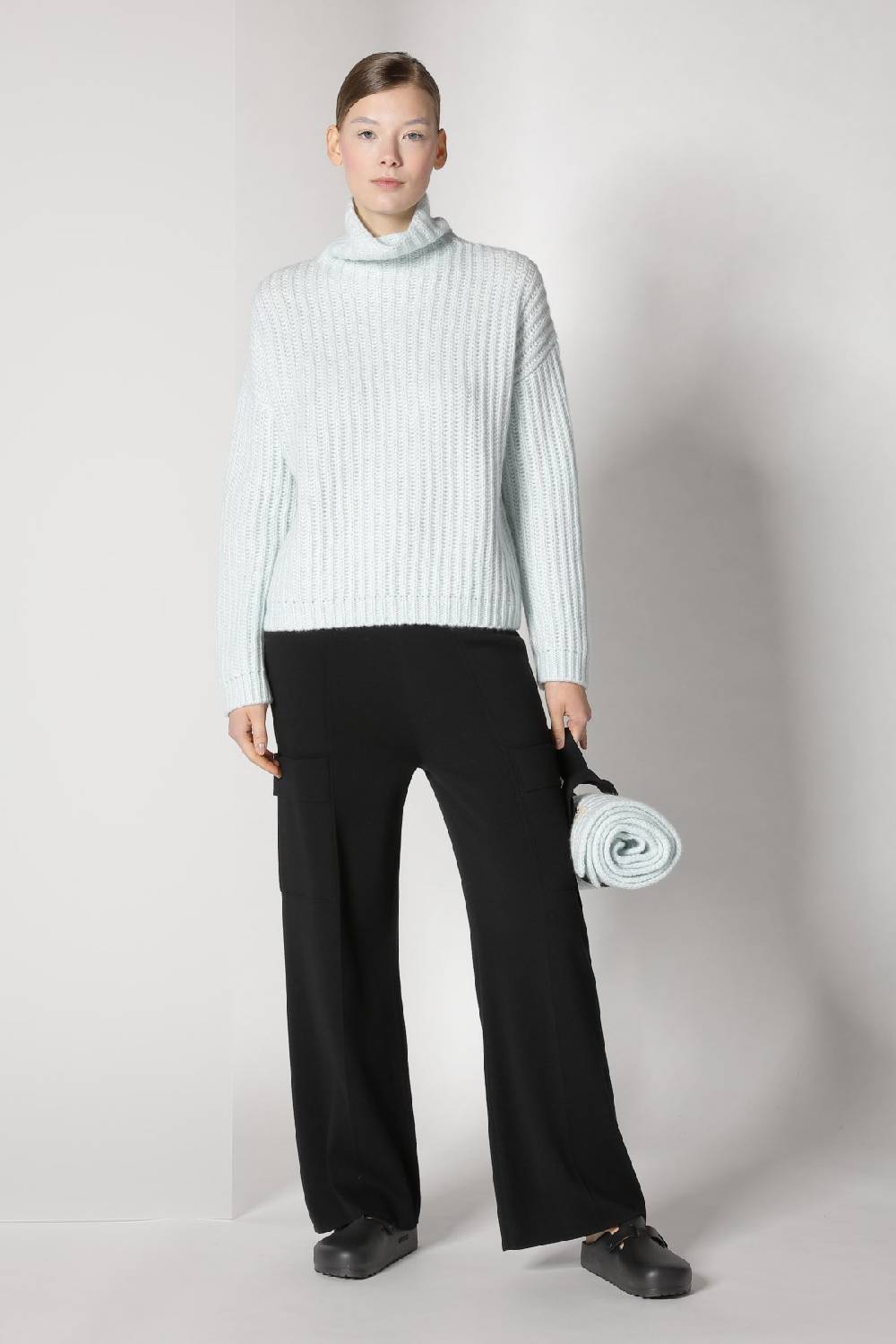 Sminfinity blurry ribbed turtleneck + cargo bellbottom pants Vatertagsangebot