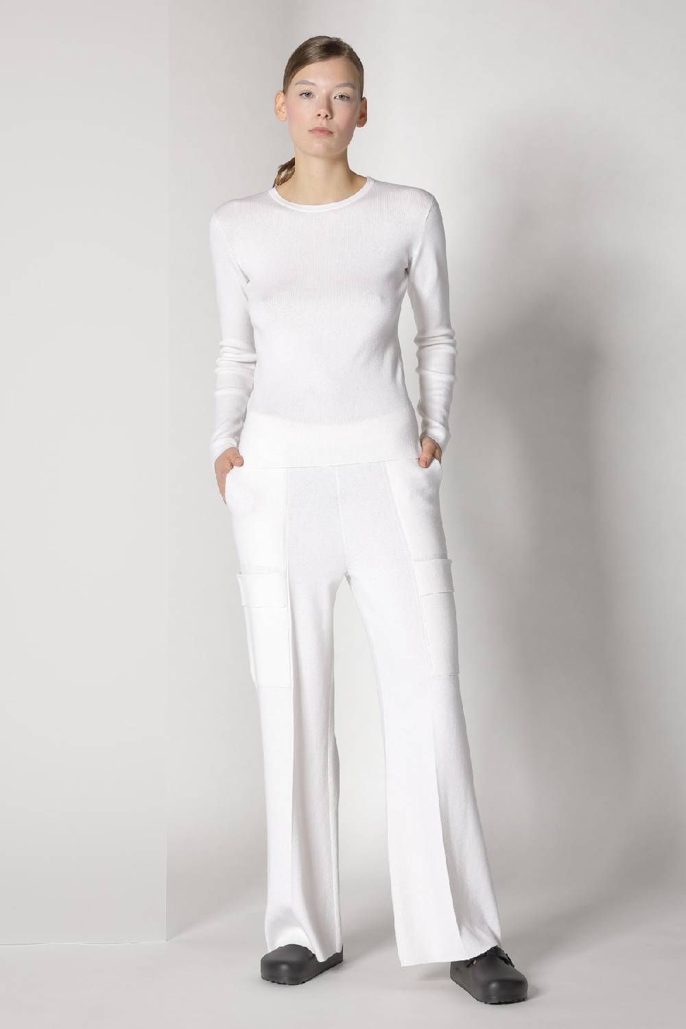 Sminfinity fitted crewneck + cargo bellbottom pants Valentinstagsangebot