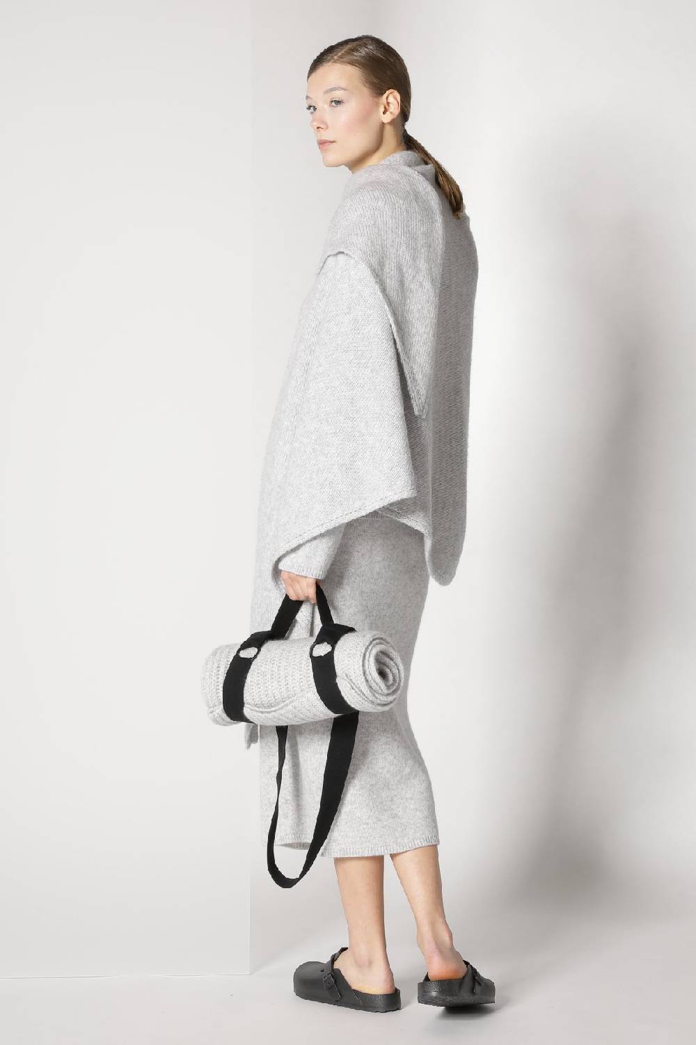 Sminfinity blurry triangle scarf + blurry crew jumper + blurry tulip skirt Top Angebot