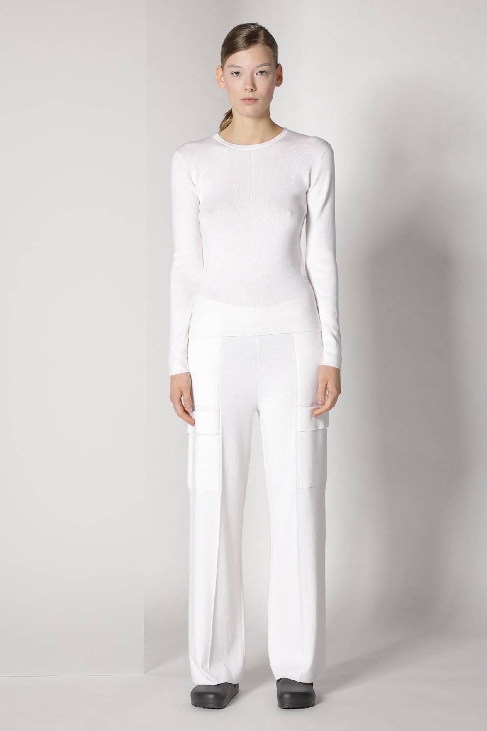 Sminfinity fitted crewneck + cargo bellbottom pants Neuheiten
