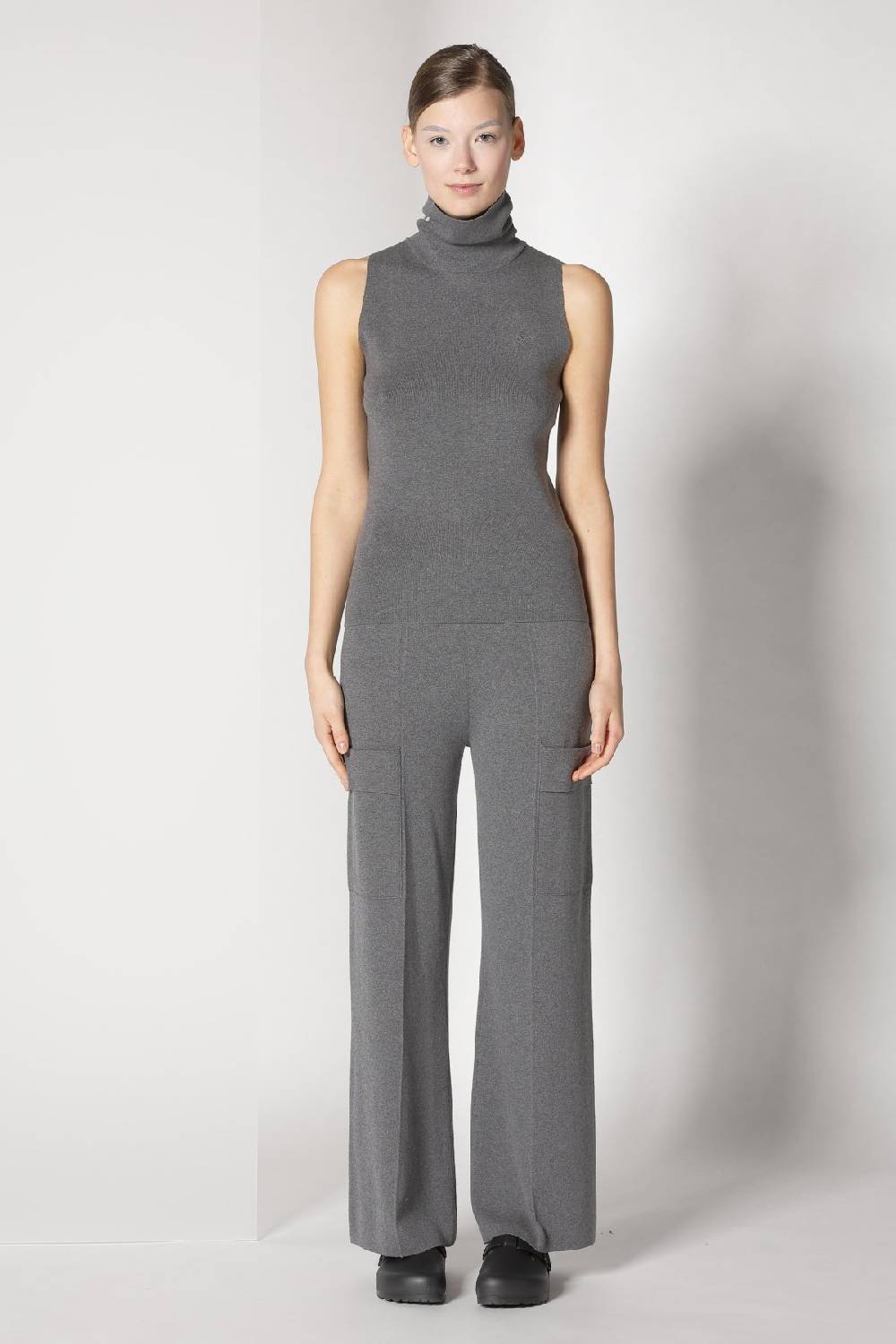 Sminfinity fitted turtle top + cargo bellbottom pants Bestseller