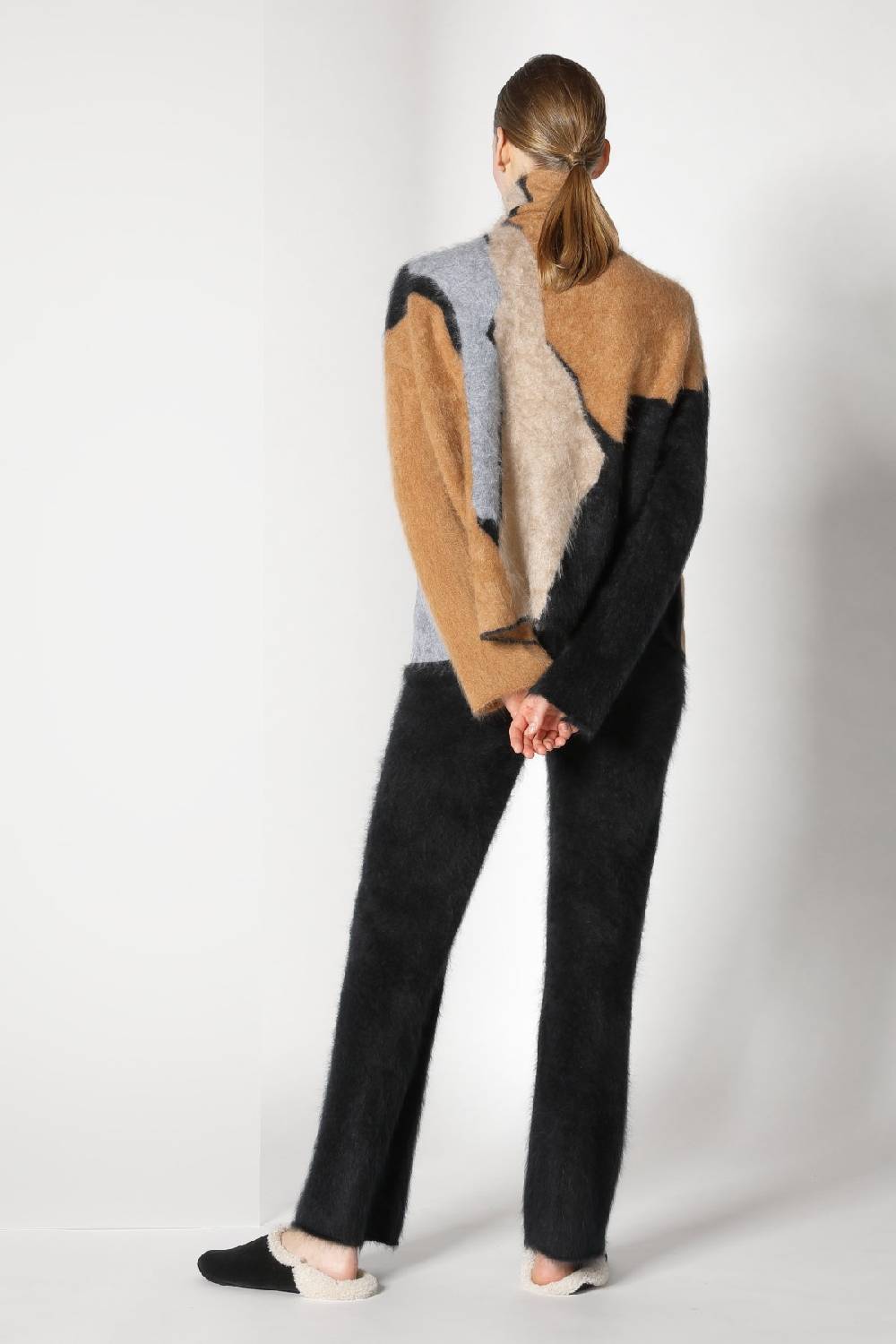 Sminfinity furry bark intarsia + furry pants Kostenlose Rückgabe