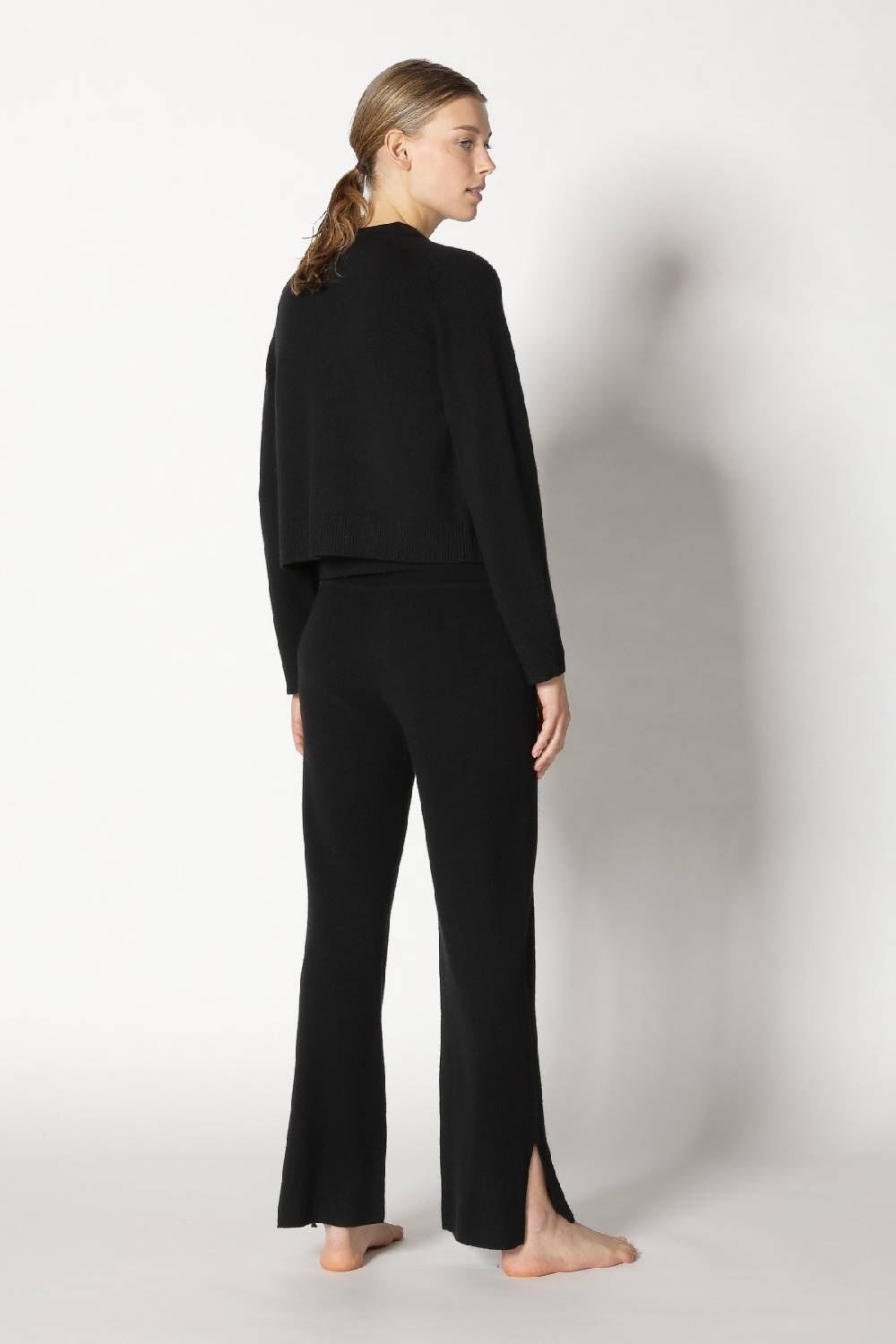 Sminfinity pure 2 ply crew jacket + pure 2 ply crew top + pure slitted pants im Angebot