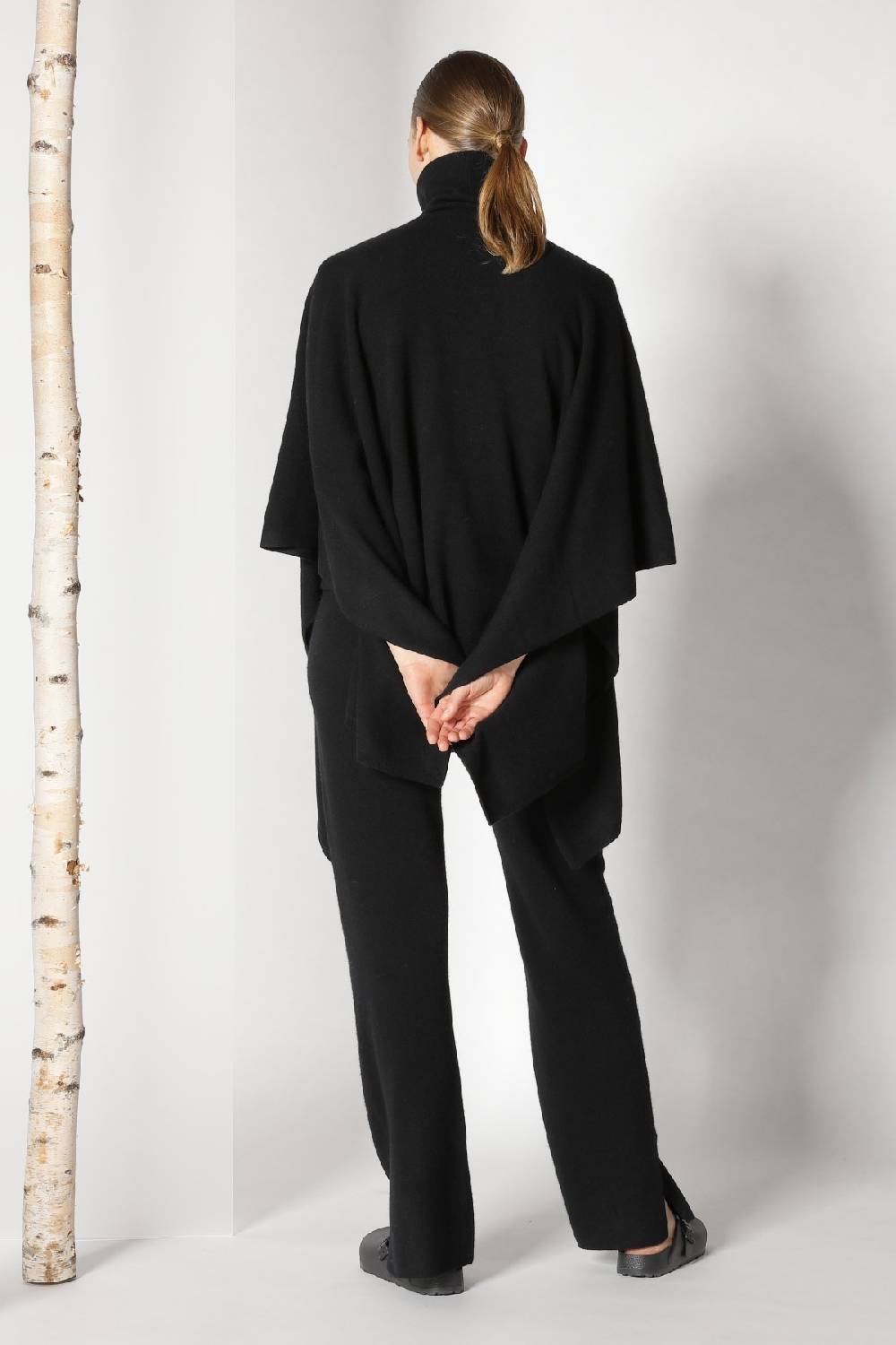 Sminfinity pure cape turtle + pure slitted pants Fabrikladen