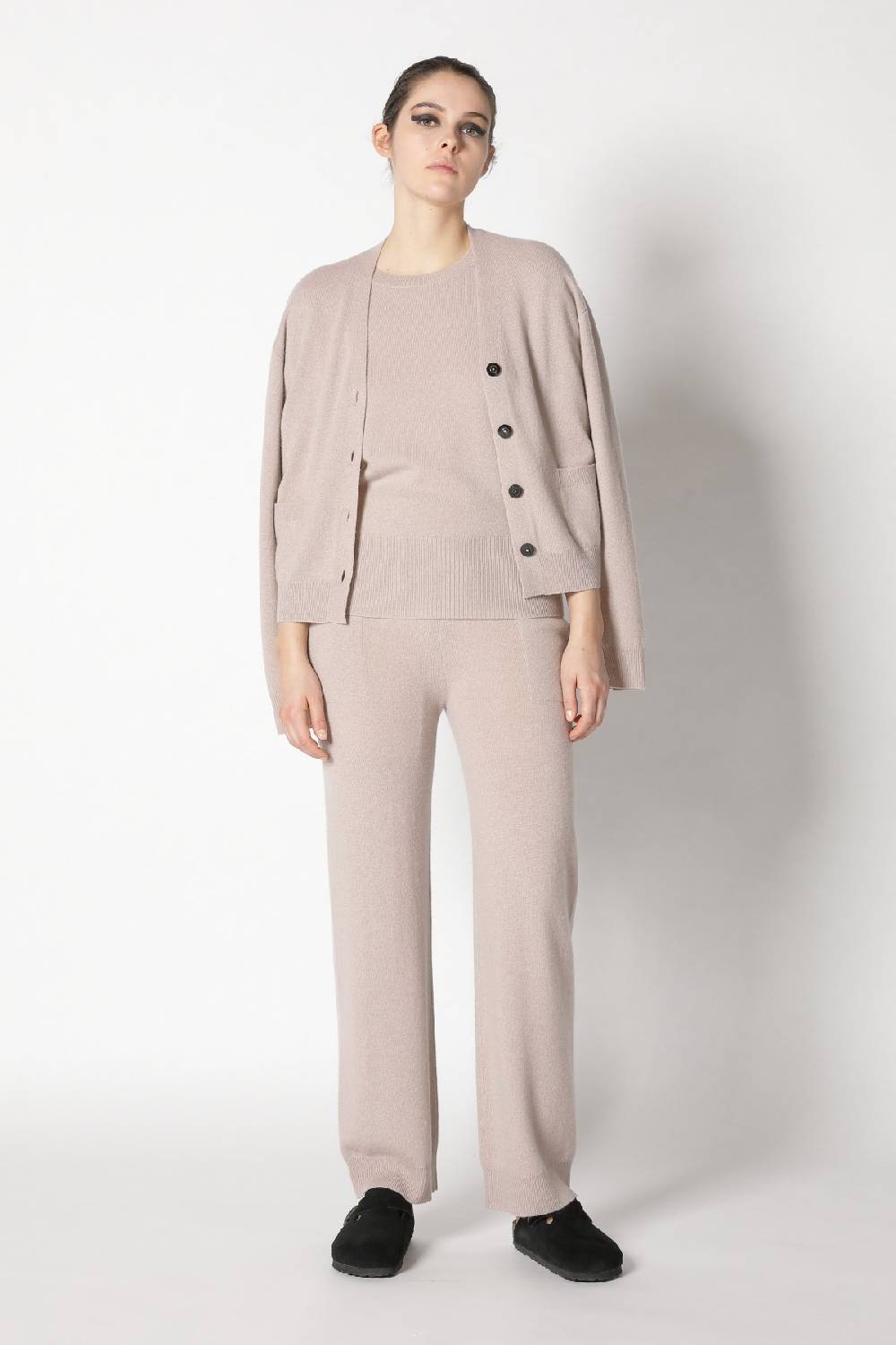 Sminfinity infinite cropped cardy + infinite crew T + infinite palazzo pants JETZT KAUFEN