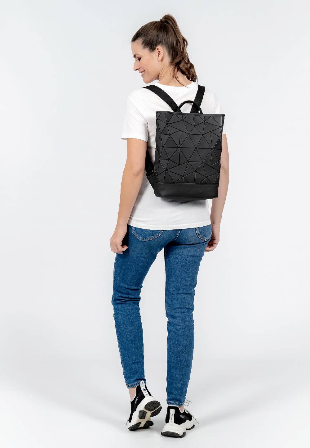 Suri Frey Rucksack SFY SURI Sports Jessy-Lu mittel Kostenloser Versand international