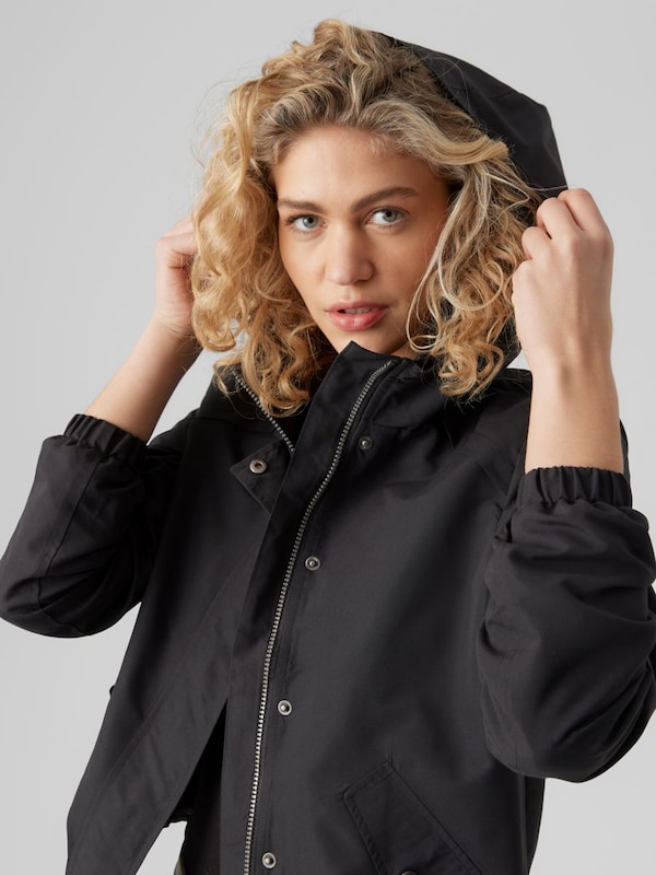 VERO MODA VERO MODA Jacke 'VMZoa' in Schwarz Räumungsverkauf