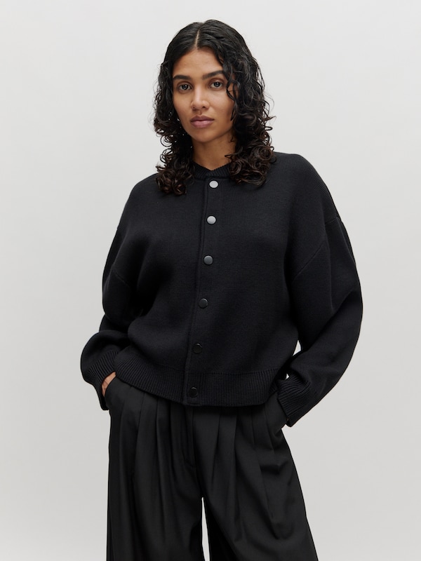 EDITED EDITED Bomberjacke 'Aniela' (GRS) in Schwarz Top Angebot