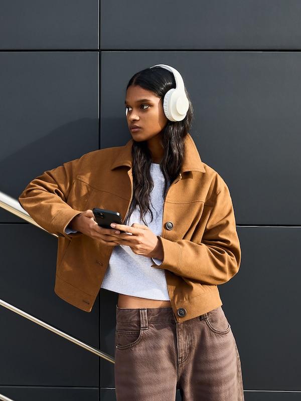 Bershka Bershka Jacke in Umbra Tiefpreis
